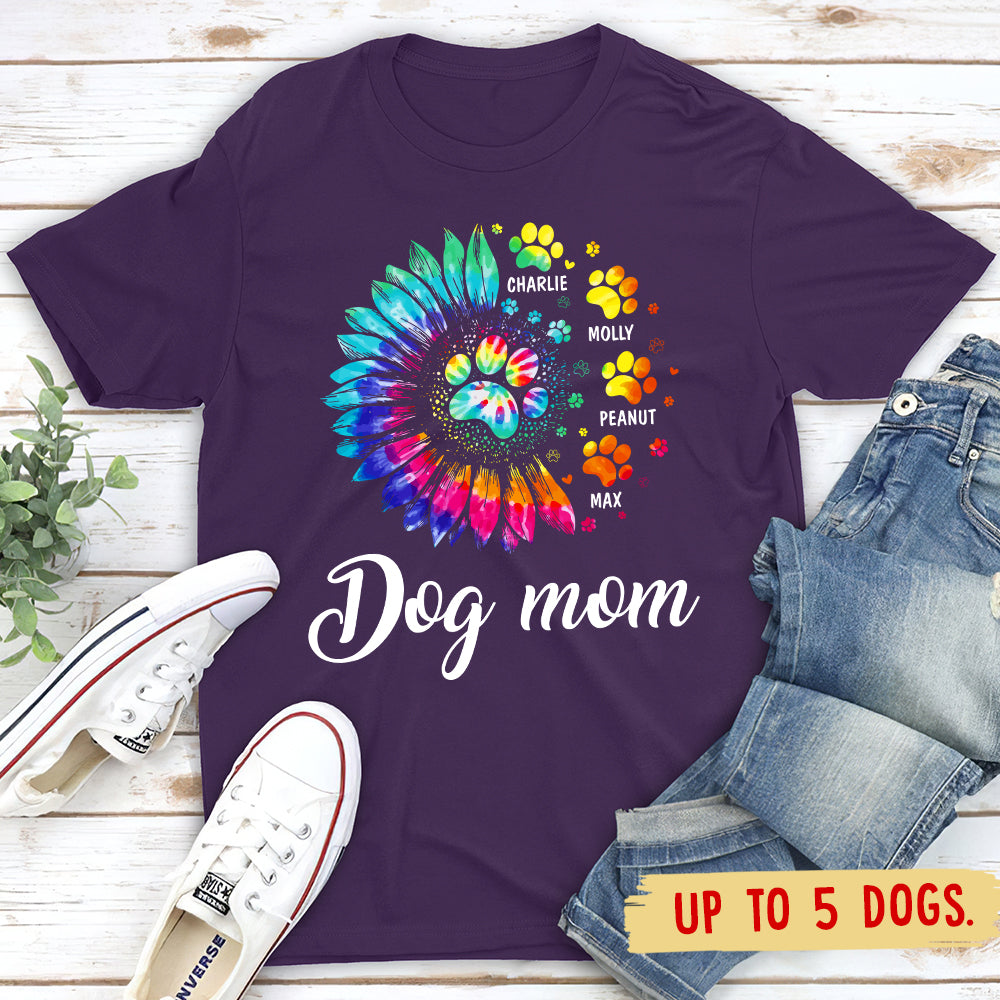 Customizable Dog Mom Pawprint Unisex T-shirt - Ideal Gift for Pet Lovers