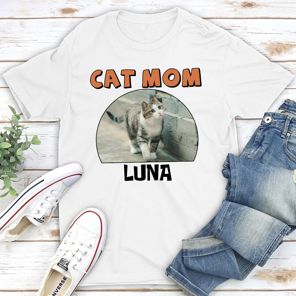 Customizable Cat Mom Circle Unisex T-shirt - Ideal Gift for Pet Lovers