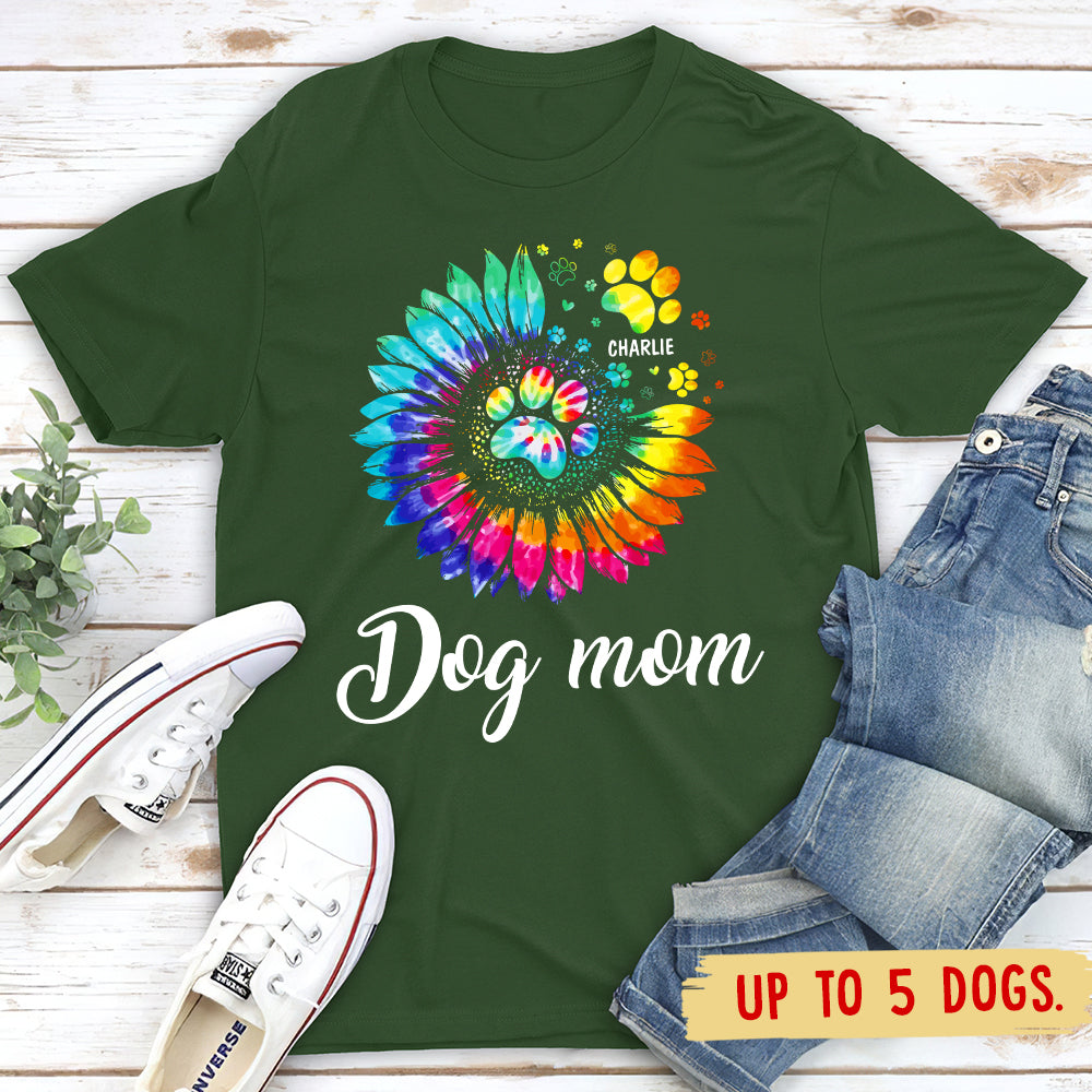 Customizable Dog Mom Pawprint Unisex T-shirt - Ideal Gift for Pet Lovers