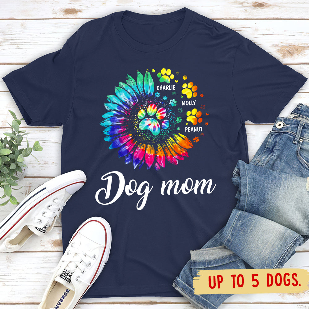 Customizable Dog Mom Pawprint Unisex T-shirt - Ideal Gift for Pet Lovers