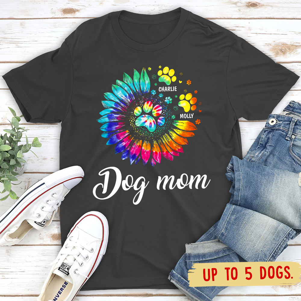 Customizable Dog Mom Pawprint Unisex T-shirt - Ideal Gift for Pet Lovers