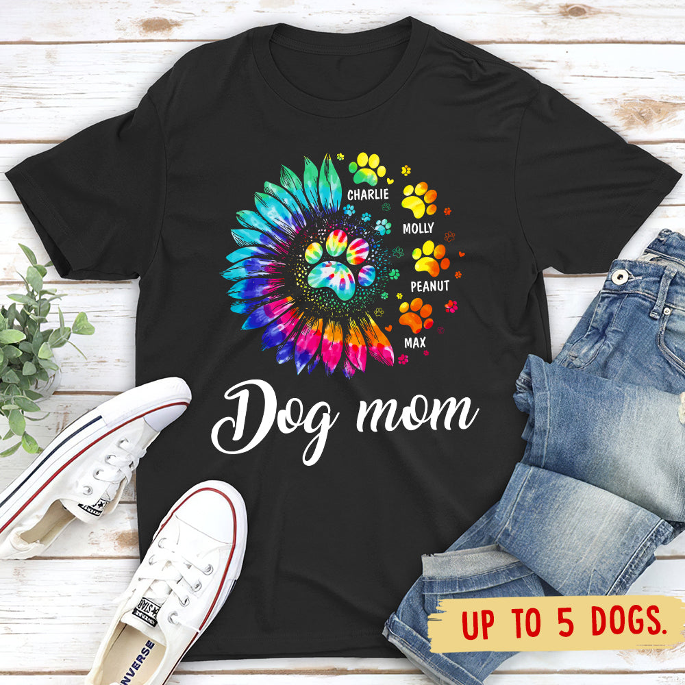 Customizable Dog Mom Pawprint Unisex T-shirt - Ideal Gift for Pet Lovers