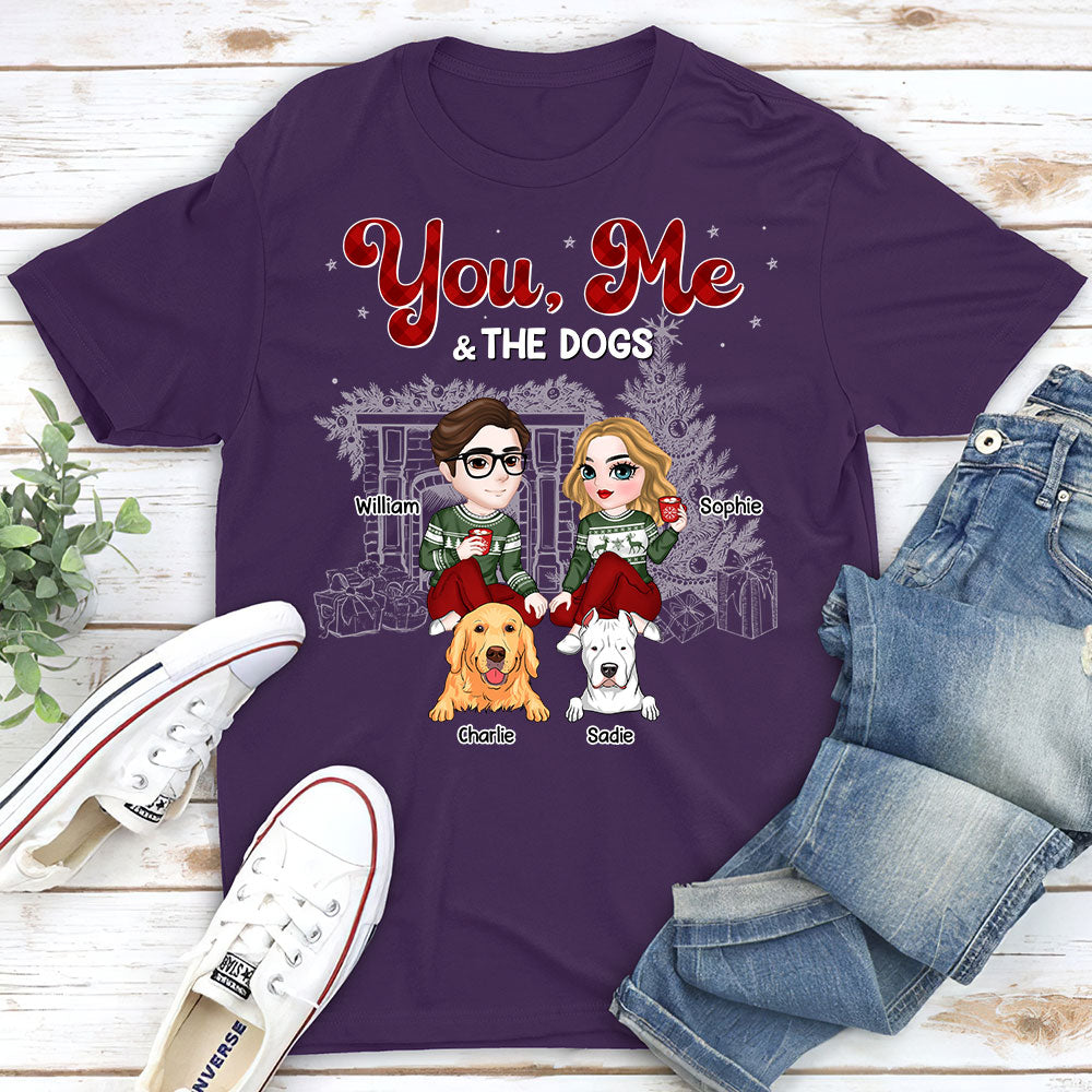Personalized Couple and Dogs Christmas Unisex T-shirt - Ideal Gift for Pet Lovers